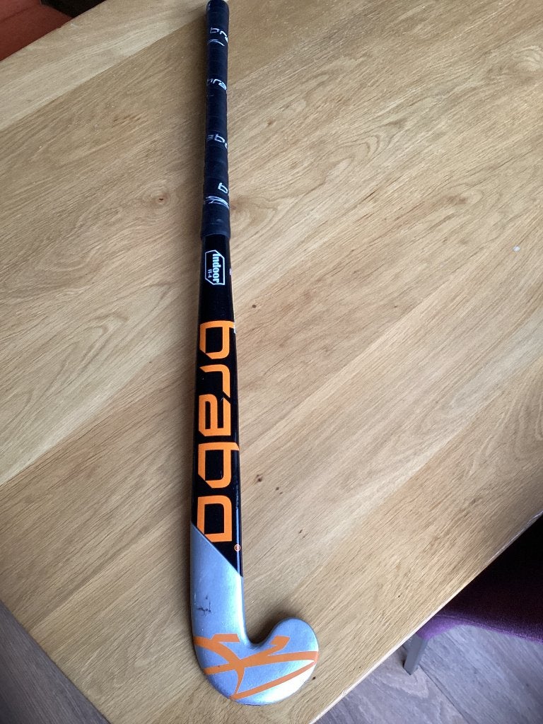 Brabo Indoor Tribute kinderhockeystick 34" met 30% carbon, Ophalen, Gebruikt, Stick