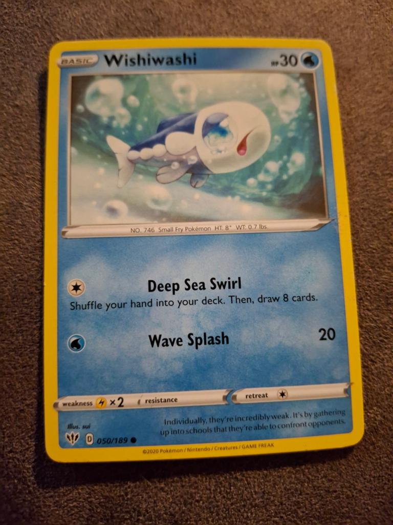 Wishiwashi Pokémon kaart 050/189, Ophalen of Verzenden, Zo goed als nieuw, Losse kaart