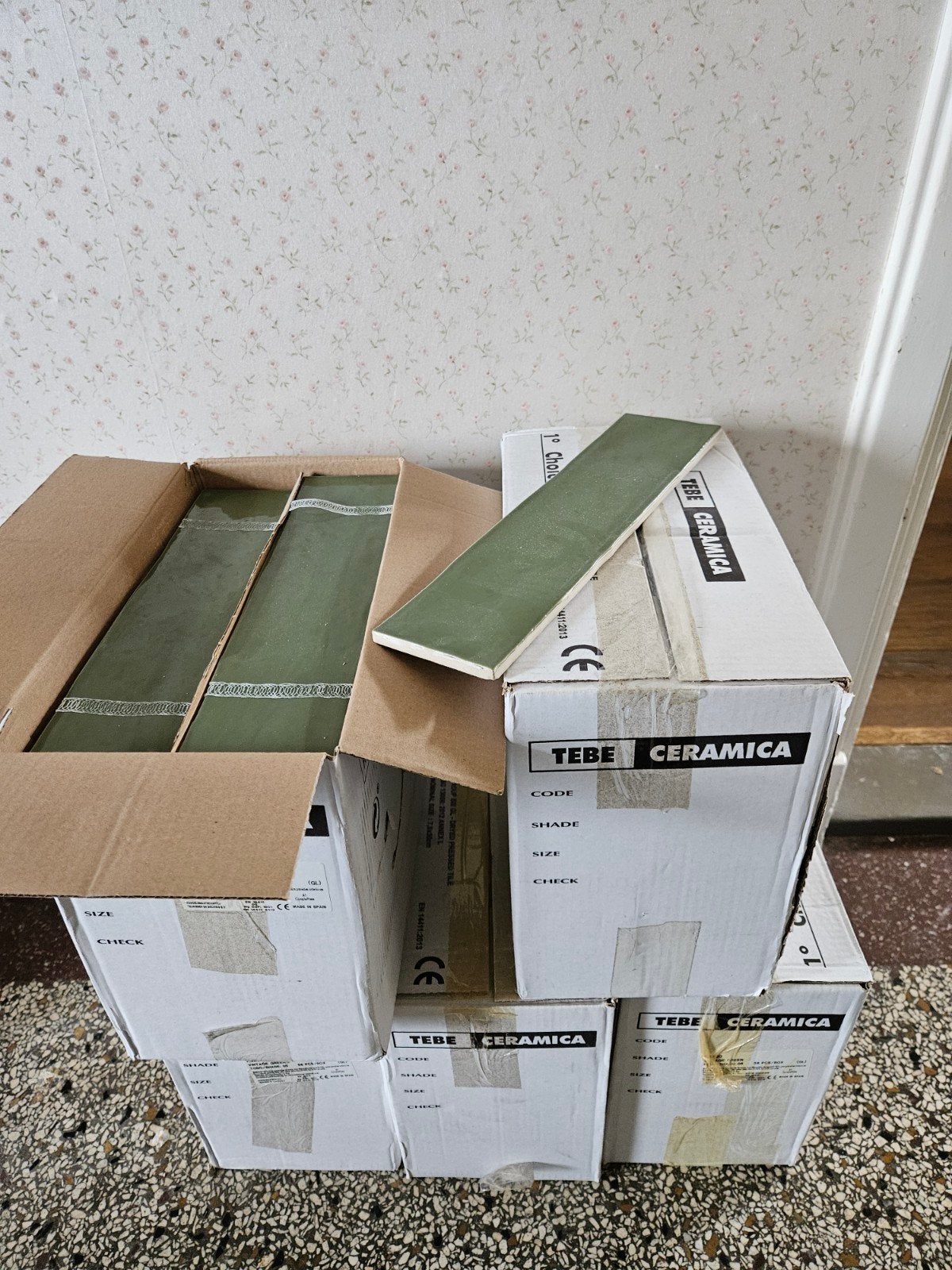 Spaanse groene keramische tegels 7,5x30 cm - Nieuw in Doos, Ophalen, Nieuw, Minder dan 20 cm, 20 tot 40 cm