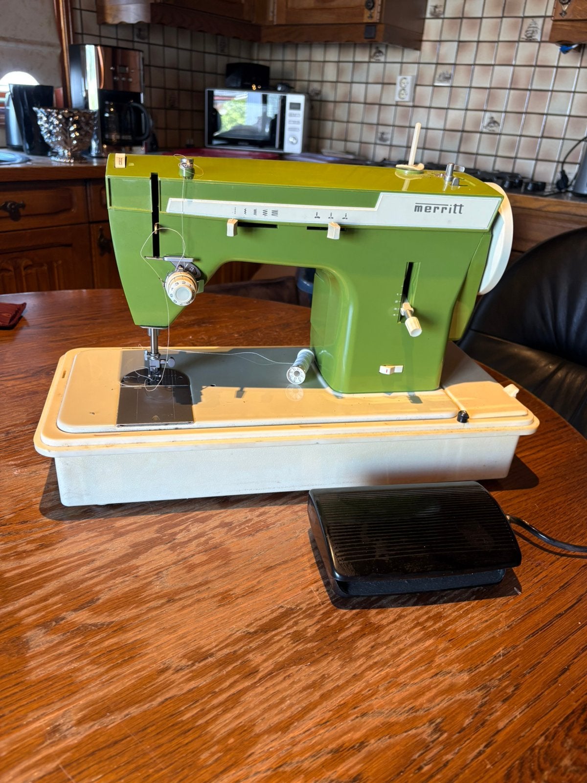 Vintage merrit naaimachine, Ophalen, Zo goed als nieuw, Naaimachine, Overige merken