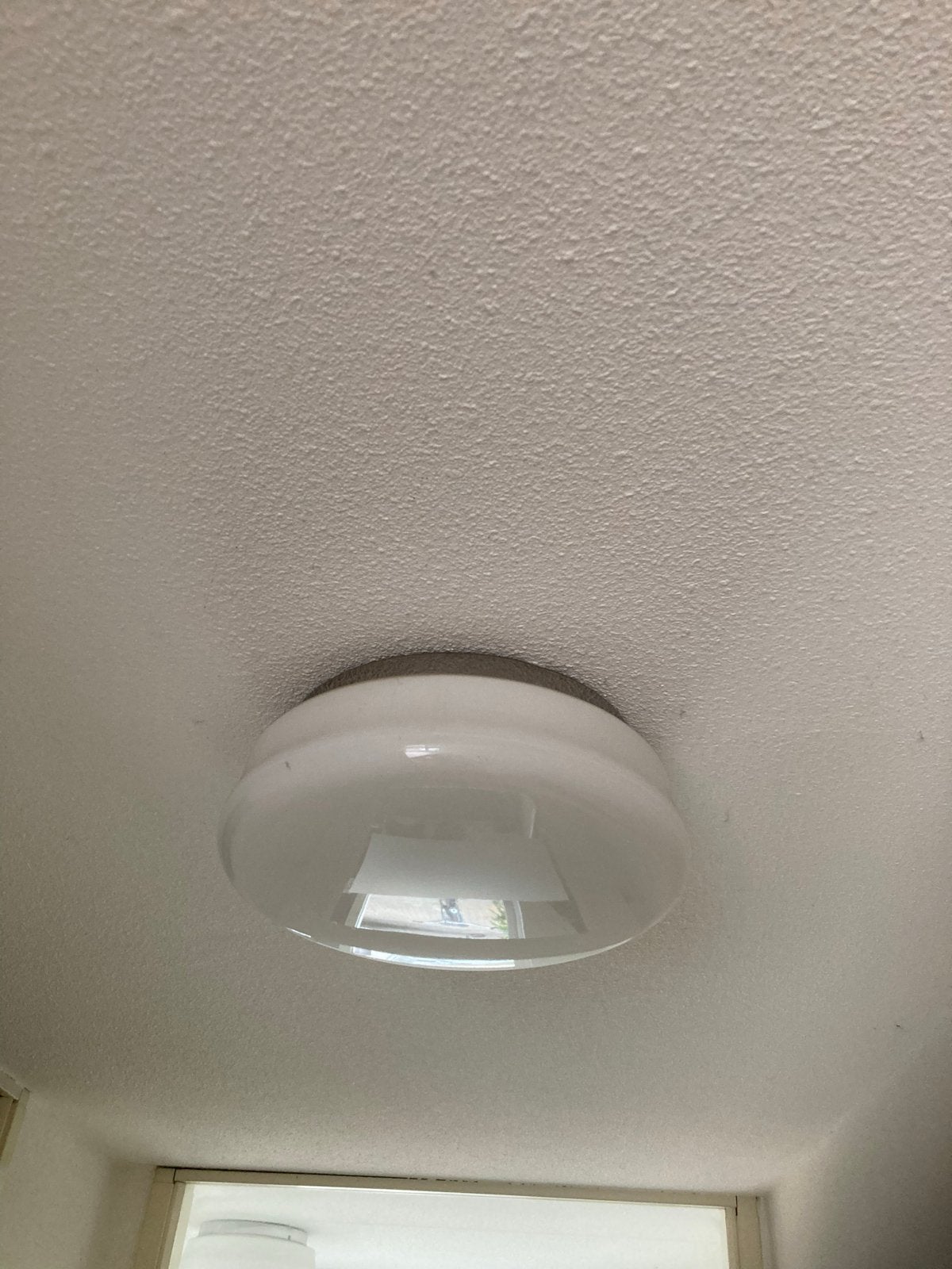 IKEA Plafondlamp met 3 E14 LED lampen, wit glas, 29cm, Huis en Inrichting, Ophalen, Gebruikt, Inclusief lichtbron, Modern