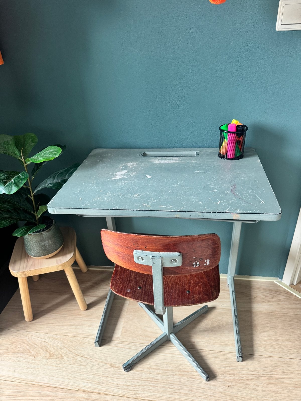 Vintage bureau met stoeltje gratis op te halen!, Ophalen, Gebruikt, Tafel(s) en Stoel(en)
