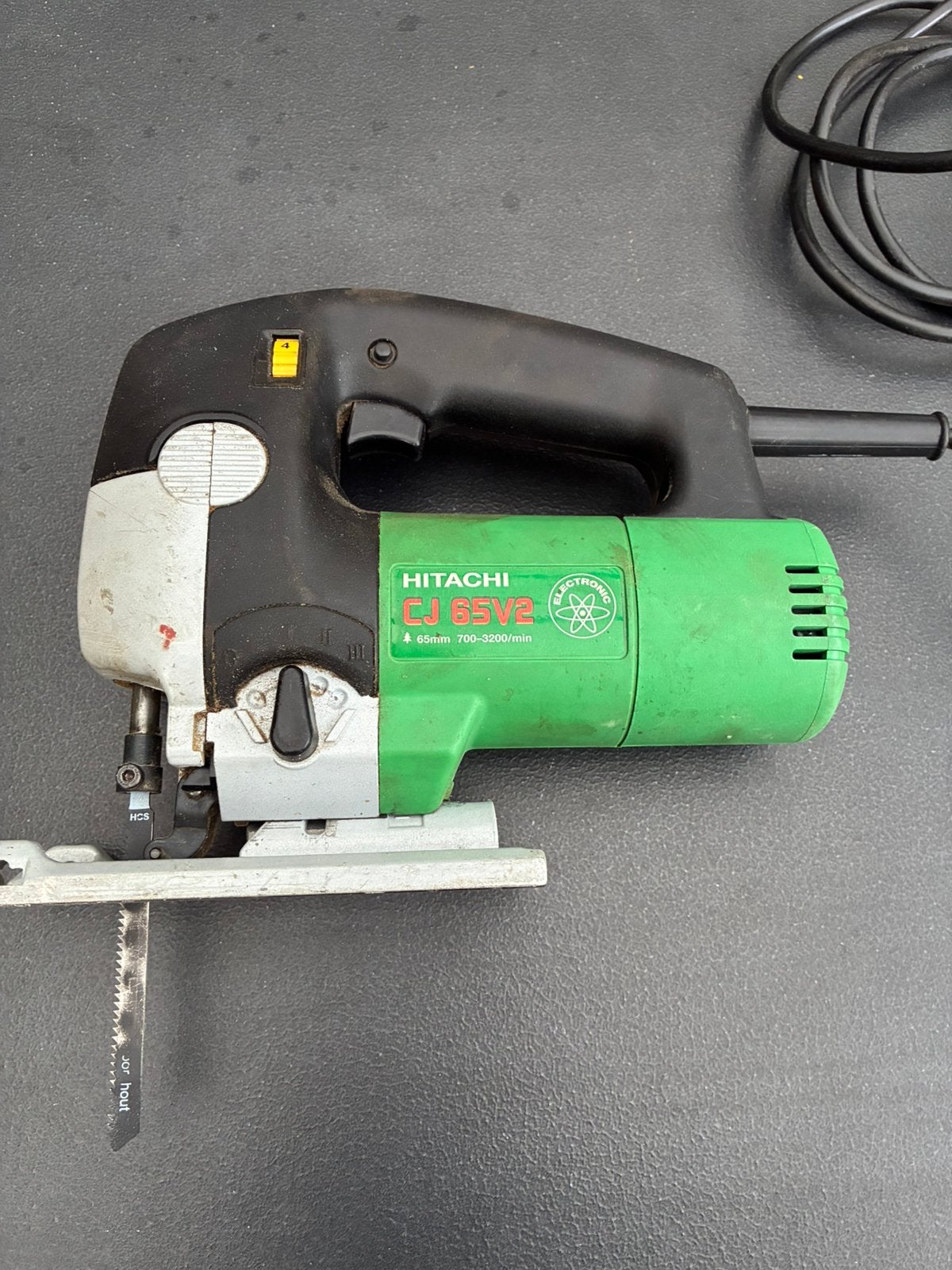 Hitachi decoupeerzaag, Ophalen, Decoupeerzaag, Zo goed als nieuw, 30 tot 70 mm
