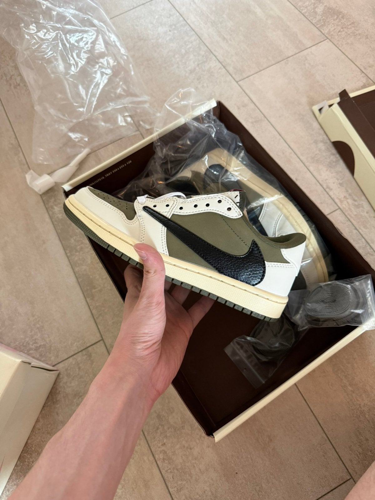 Travis scott schoenen olive, Ophalen of Verzenden, Nieuw