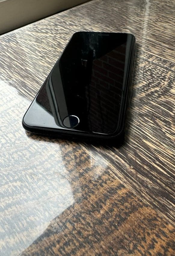 iPhone SE, Telecommunicatie, Mobiele telefoons | Apple iPhone, Zwart, Ophalen of Verzenden, Zo goed als nieuw, 64 GB