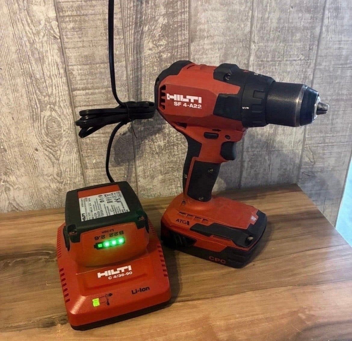 Hilti SF 4-A22 Boor- en Schroefmachine met 2 accu's, Ophalen of Verzenden, Zo goed als nieuw, Boor- en Schroefmachine