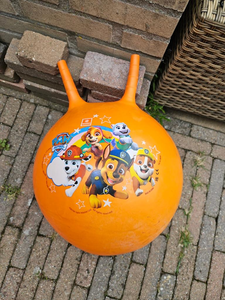 Oranje skippybal Paw Patrol, Ophalen, Zo goed als nieuw