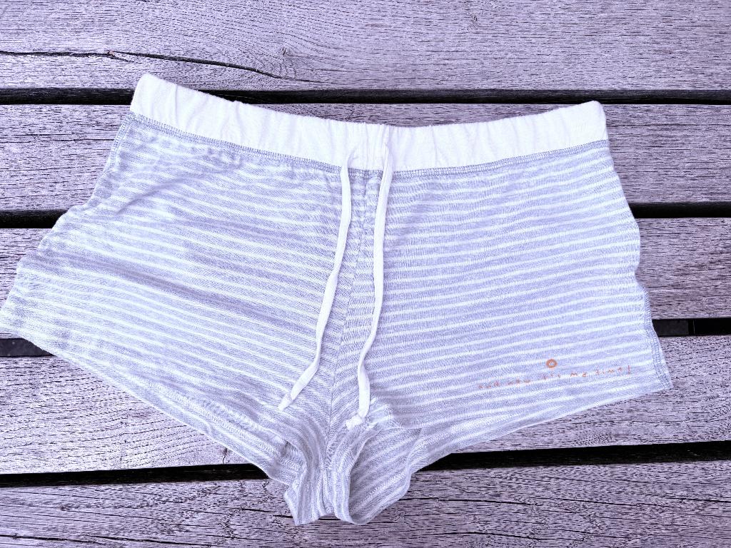 Essenza korte pyjamabroek medium grijs wit, Essenza, Ophalen of Verzenden, Zo goed als nieuw, Maat 38/40 (M)