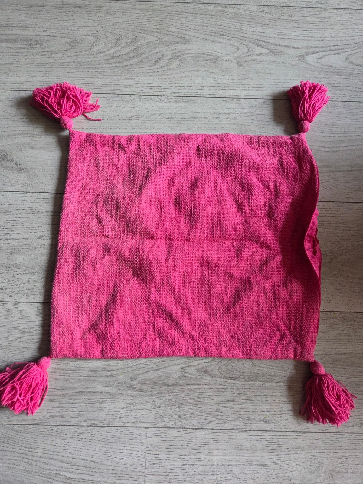Roze kussenhoes met kwastjes, Ophalen, Gebruikt, Roze, Vierkant