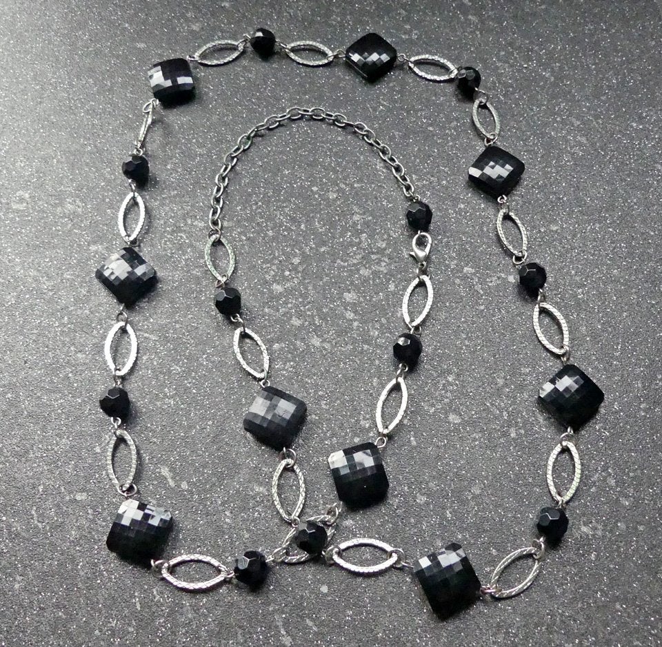 Lange ketting zwart zilver zwarte kralen metalen schakels, Overige materialen, Zwart, Ophalen of Verzenden, Verstelbaar