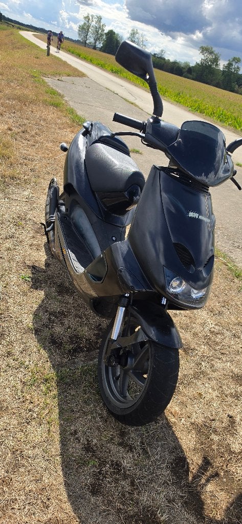 Aprilia sr www 2001 polini 70cc a klasse, Ophalen, Zo goed als nieuw, Tank, Aprilia