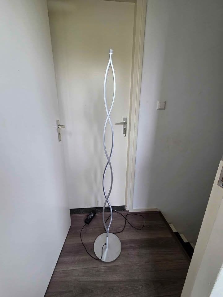 Moderne vloerlamp, Ophalen, Zo goed als nieuw, Metaal, Modern