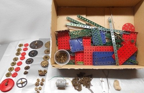 Zoldervondst ..Meccano onderdelen..lees maar even..., Ophalen of Verzenden