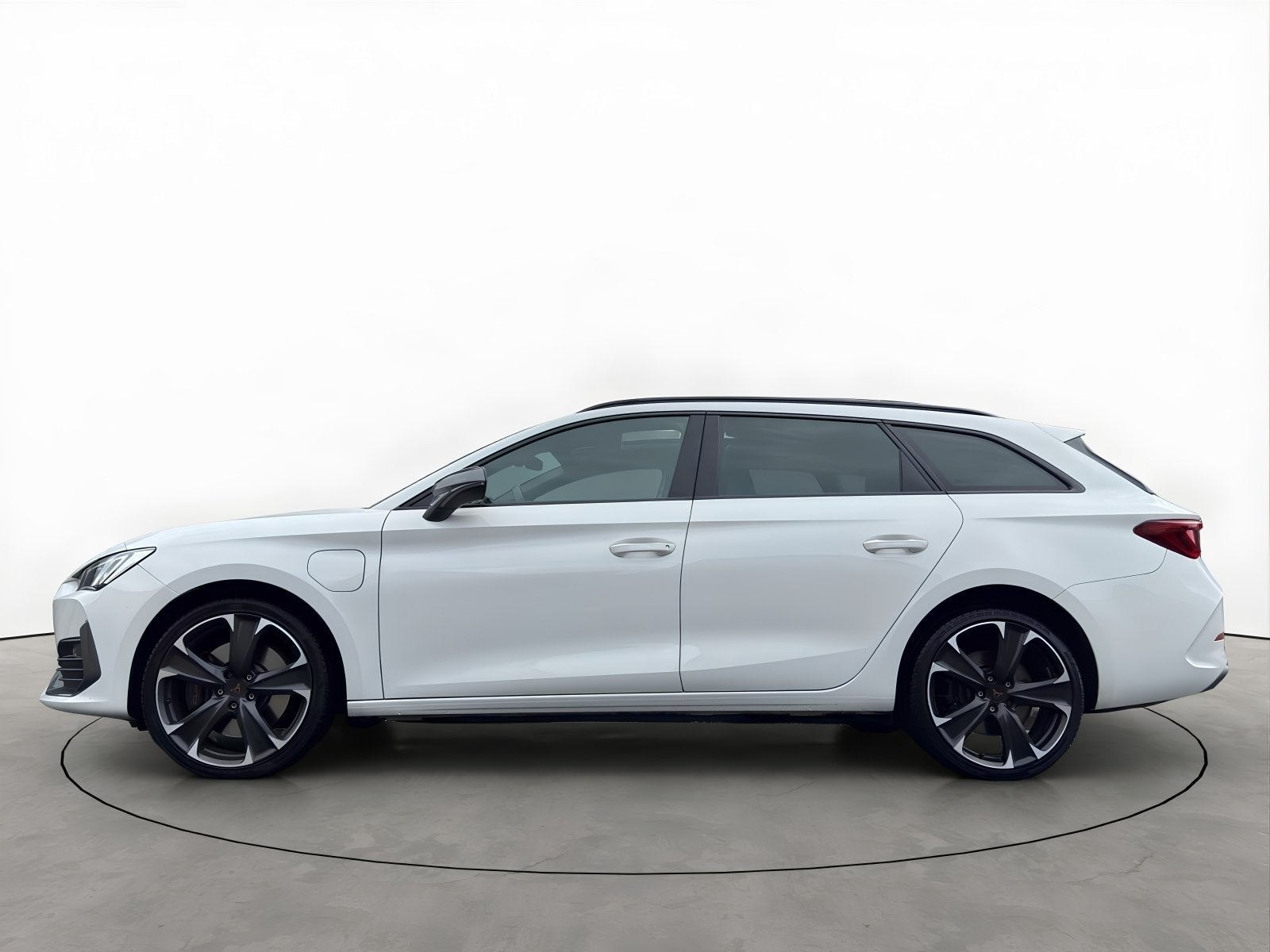 CUPRA Leon Sportstourer 1.4 e-Hybrid 245PK VZ Adrenaline Pan, Auto's, 77 km/l, Gebruikt, 4 cilinders, Leon