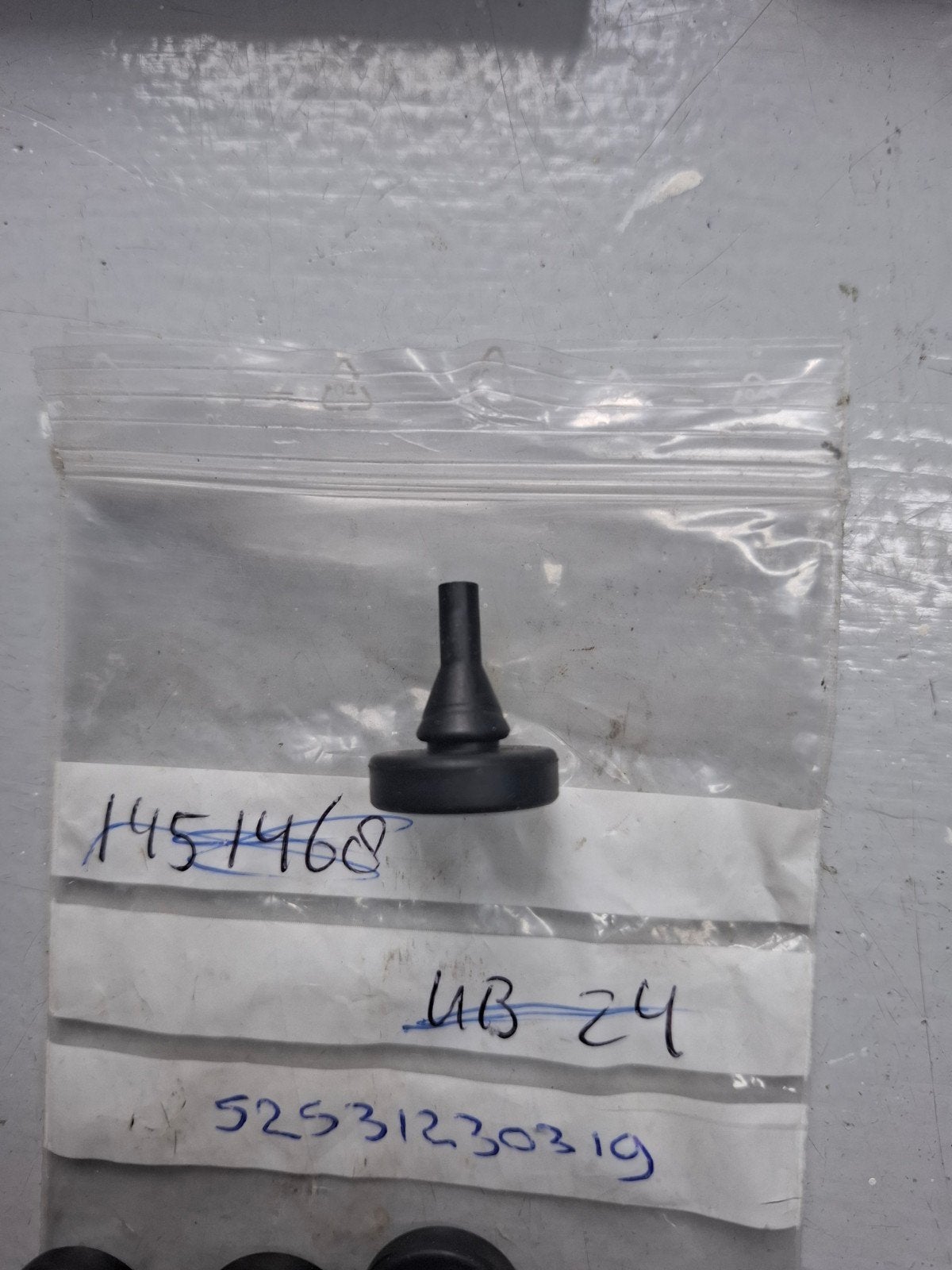 Buddysit rubber BMW K75 K100 - 10 stuks (OEM 52531230319), Ophalen of Verzenden
