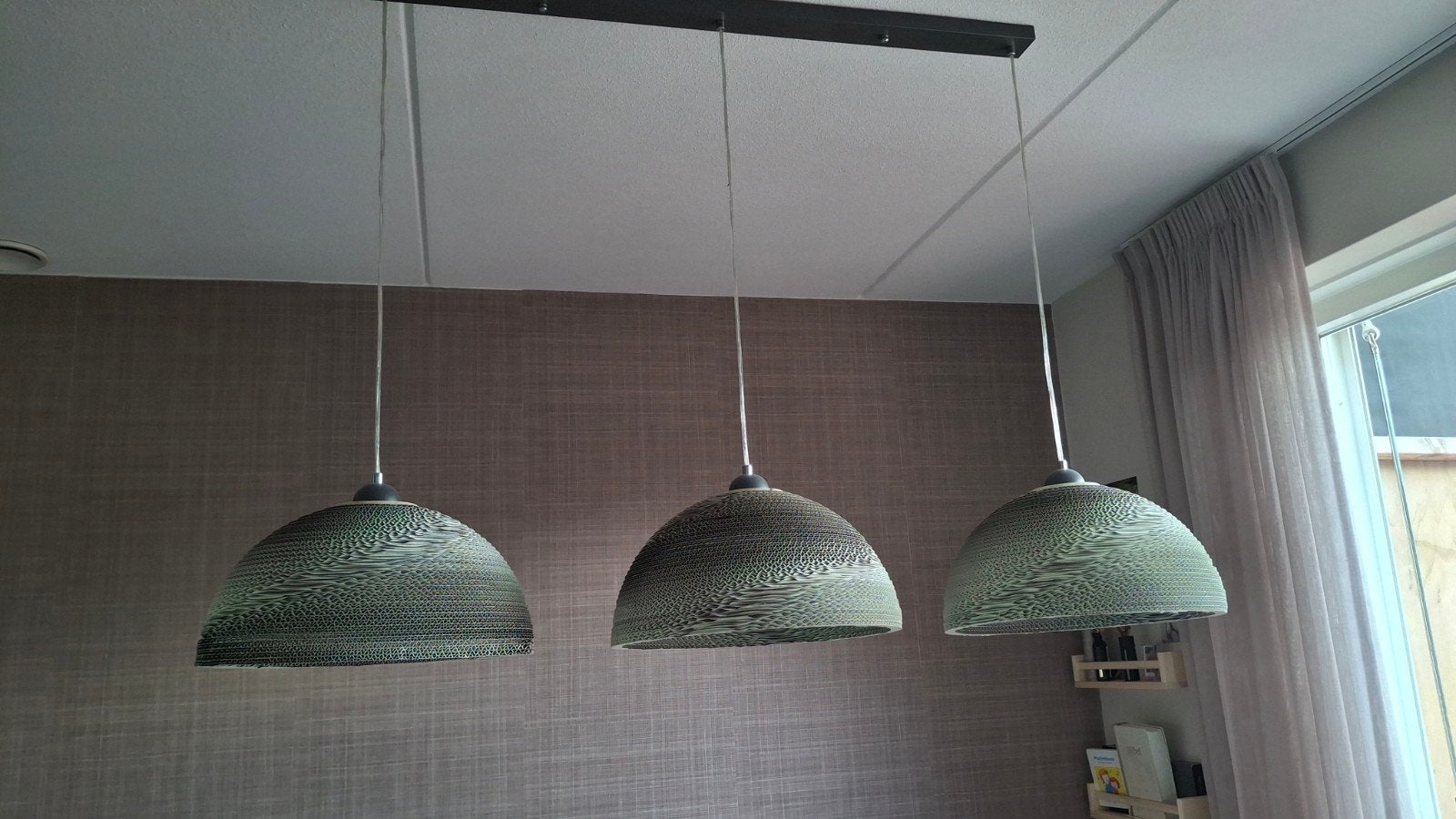 Hanglamp met drie kappen, Ophalen