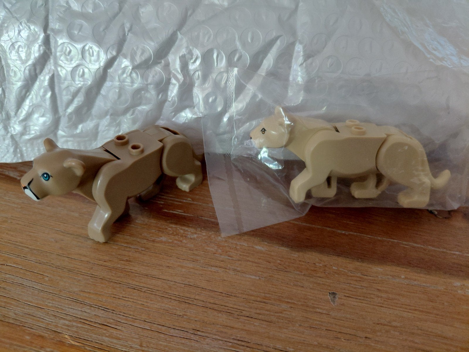 lego leeuwin tan of dark tan., Ophalen, Nieuw, Losse stenen, Lego