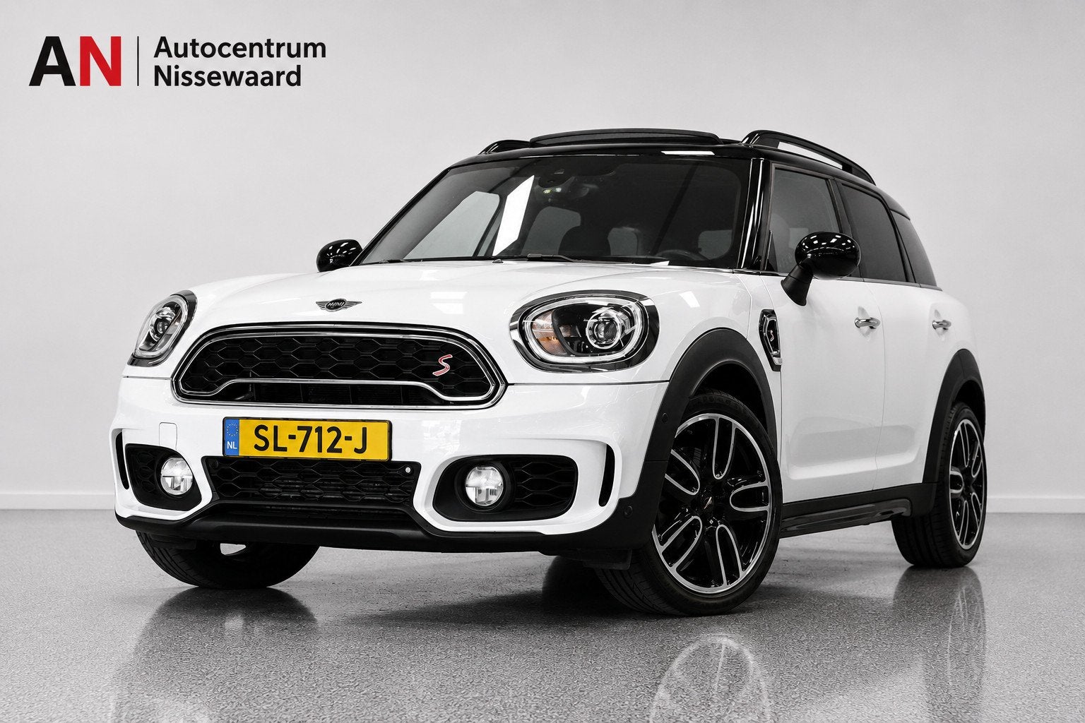 Mini Countryman 2.0 Cooper S JCW |Pano|Leder|Carplay|, Auto's, Gebruikt, 1435 kg, Wit, Automatische klimaatregeling
