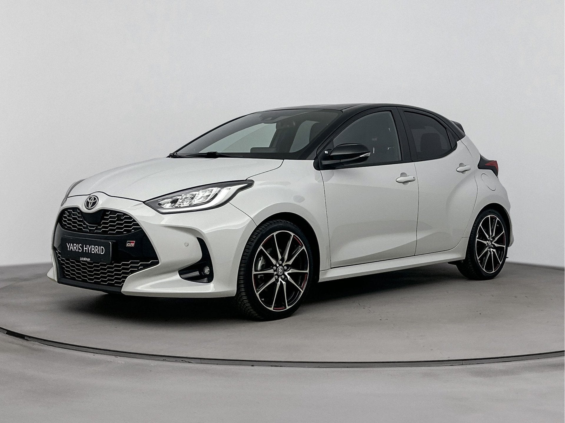 Toyota Yaris 1.5 Hybrid GR Sport Bi-Tone | JBL-Audio | Navig, Auto's, Toyota, 12 maanden, 450 kg, Gebruikt, 23 km/l