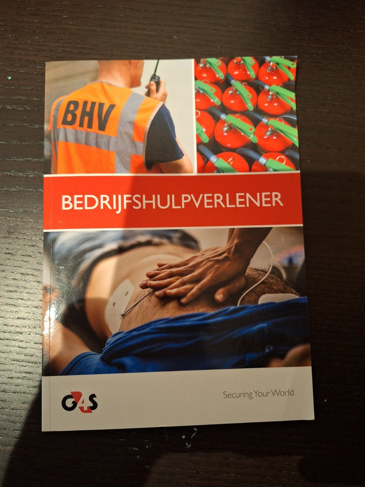 Bedrijfshulpverlener (BHV) boek - Zo goed als nieuw, Boeken, Ophalen of Verzenden, Zo goed als nieuw, Overige niveaus