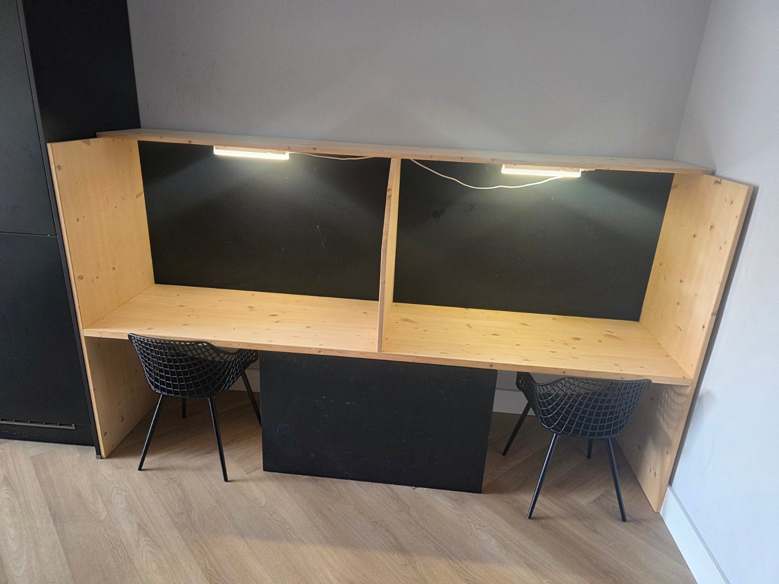 kinderhoek bureau, Ophalen, Met lades, Gebruikt, Hout