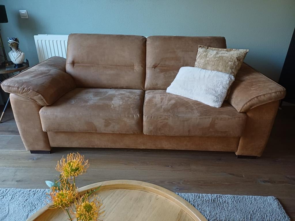 KONINGSDAG DEAL 🥳2 zits bank licht cognac kleur suède leer, Ophalen, Gebruikt, 200 tot 250 cm, Leer