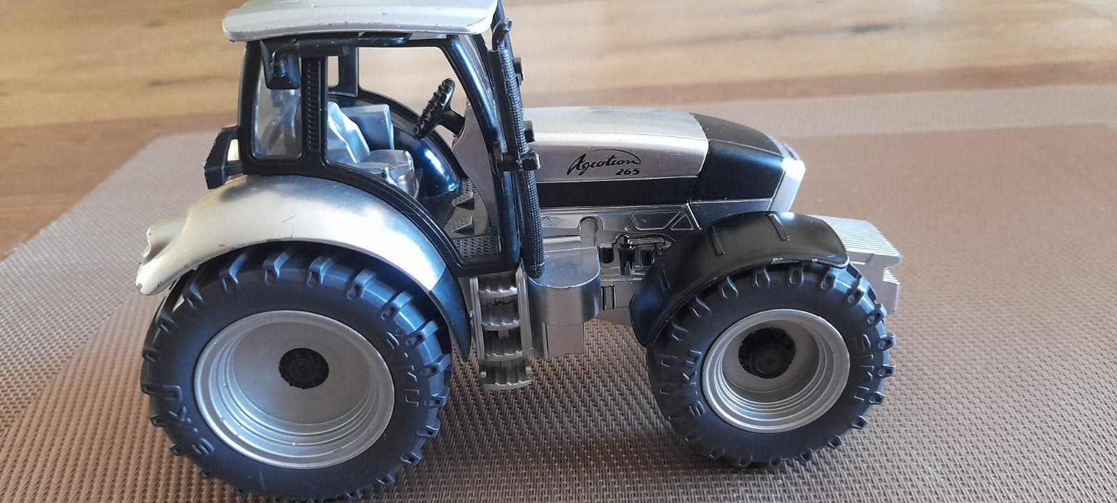 Mooie verzameling/speelgoed tractor - 37x15 cm, Ophalen of Verzenden, Zo goed als nieuw