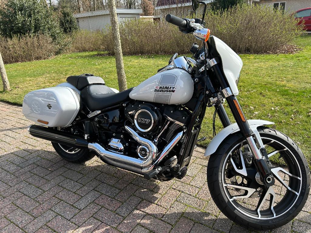 Harley-Davidson FLSB Sport Glide 107 Bouwjaar 2021, Motoren, Motoren | Harley-Davidson, 1745 cc, Motorrijbewijs A, Particulier