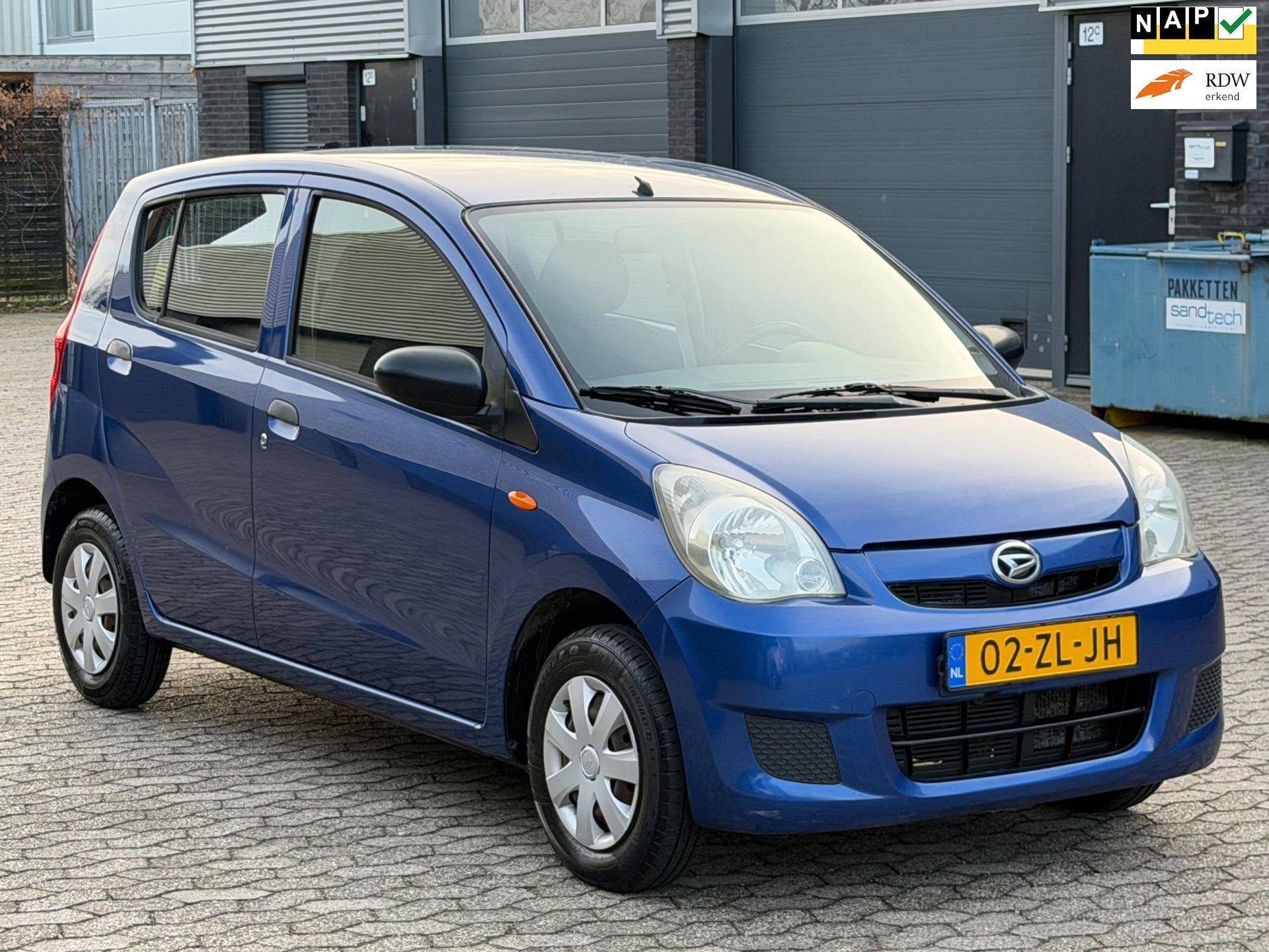 Daihatsu Cuore 1.0 Trend APK 04-2027 5deurs STUURBEKRACHTING, Auto's, Voorwielaandrijving, Stof, Zwart, 18 €/maand