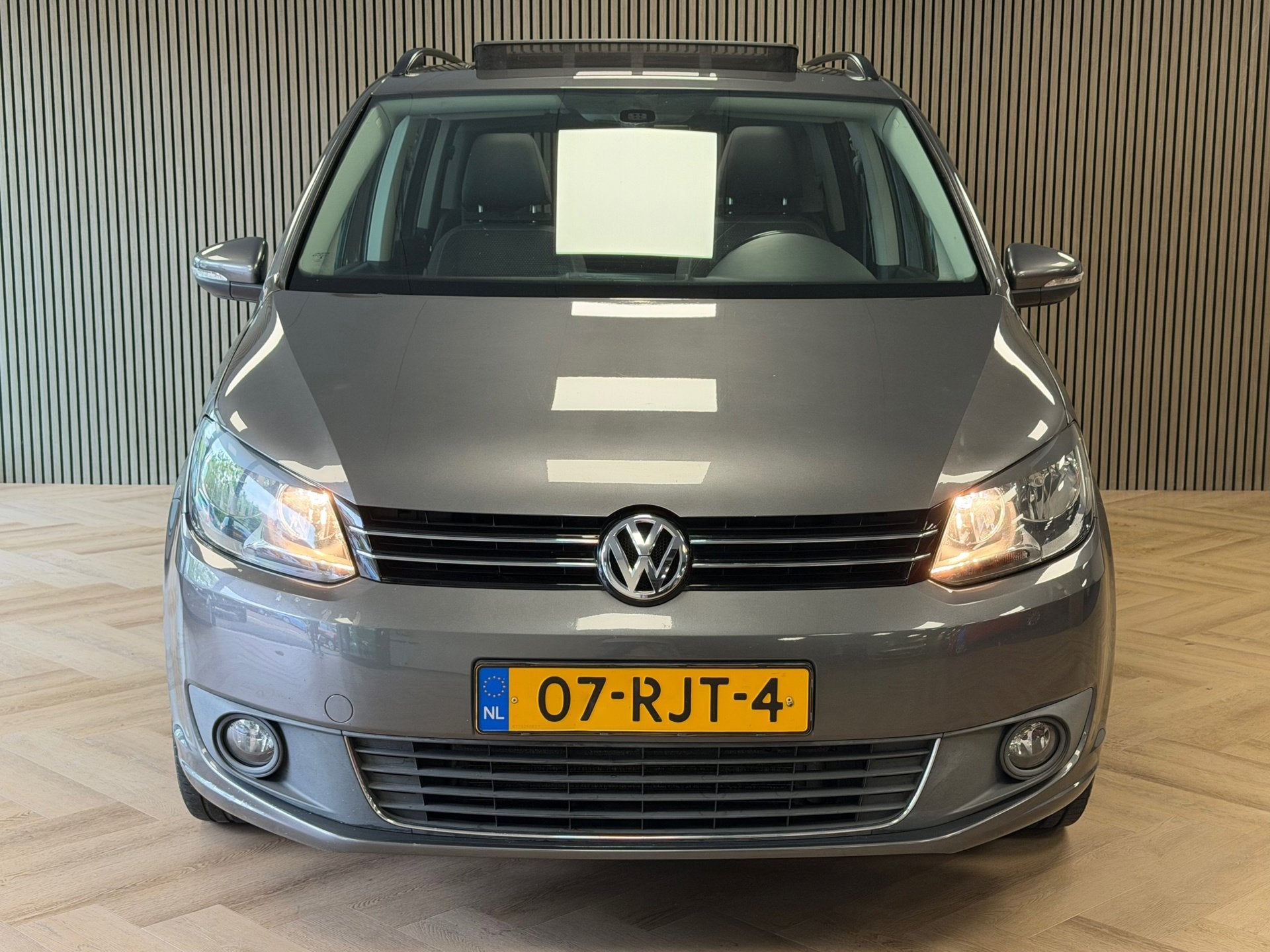 Volkswagen Touran 1.4 TSI Comfortline TREKHAAK PANO CAMERA C, Auto's, Voorwielaandrijving, Euro 5, 15 km/l, 4 cilinders