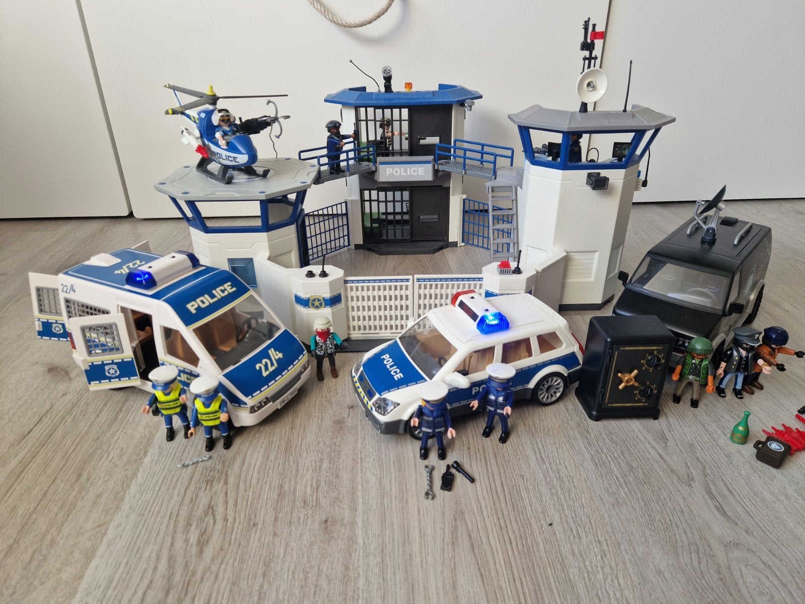 playmobil politiebureau 6972/6919, Voertuigen en figuren, Kinderen en Baby's, Ophalen, Zo goed als nieuw