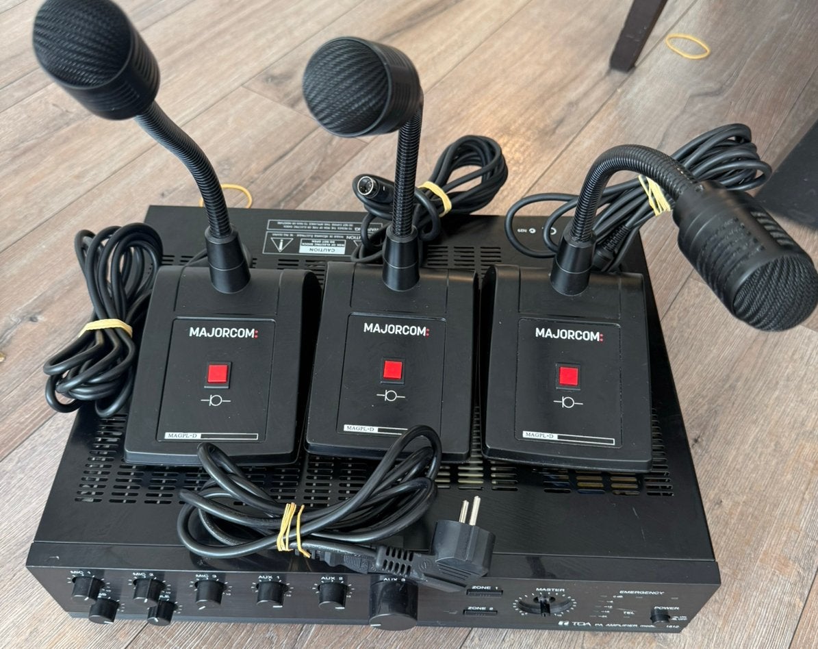 TOA PA Versterker model A-1812 + microfoon, Ophalen of Verzenden, Zo goed als nieuw, Zonder controller, Atari Lynx