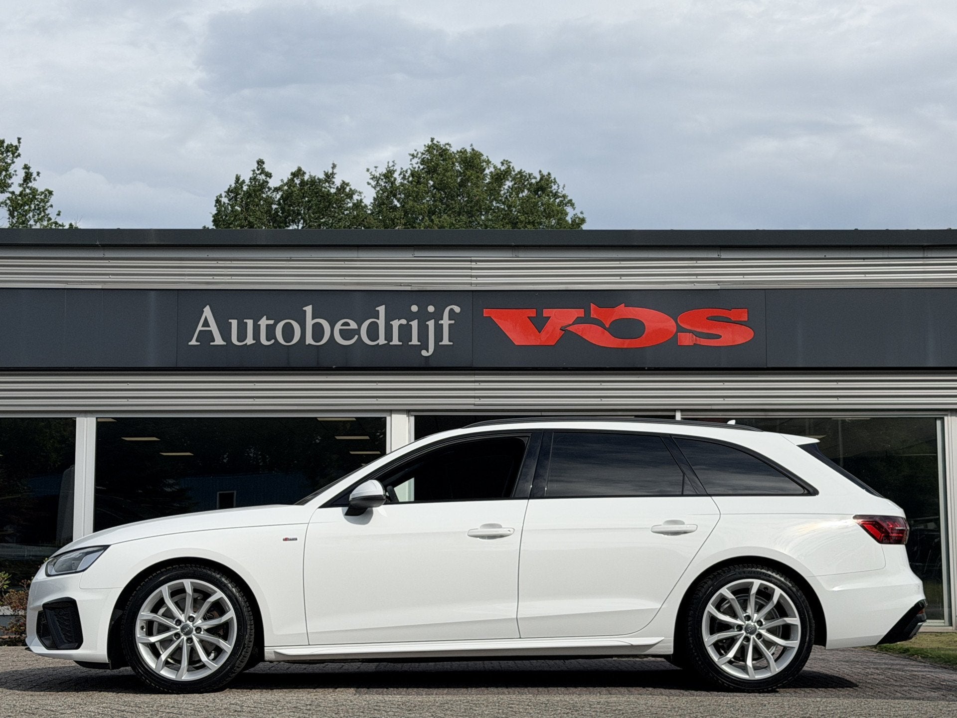 Audi A4 Avant 35 TFSI S-Line | Virtual cockpit | Camera | LE, Voorwielaandrijving, 4 cilinders, Wit, Handgeschakeld