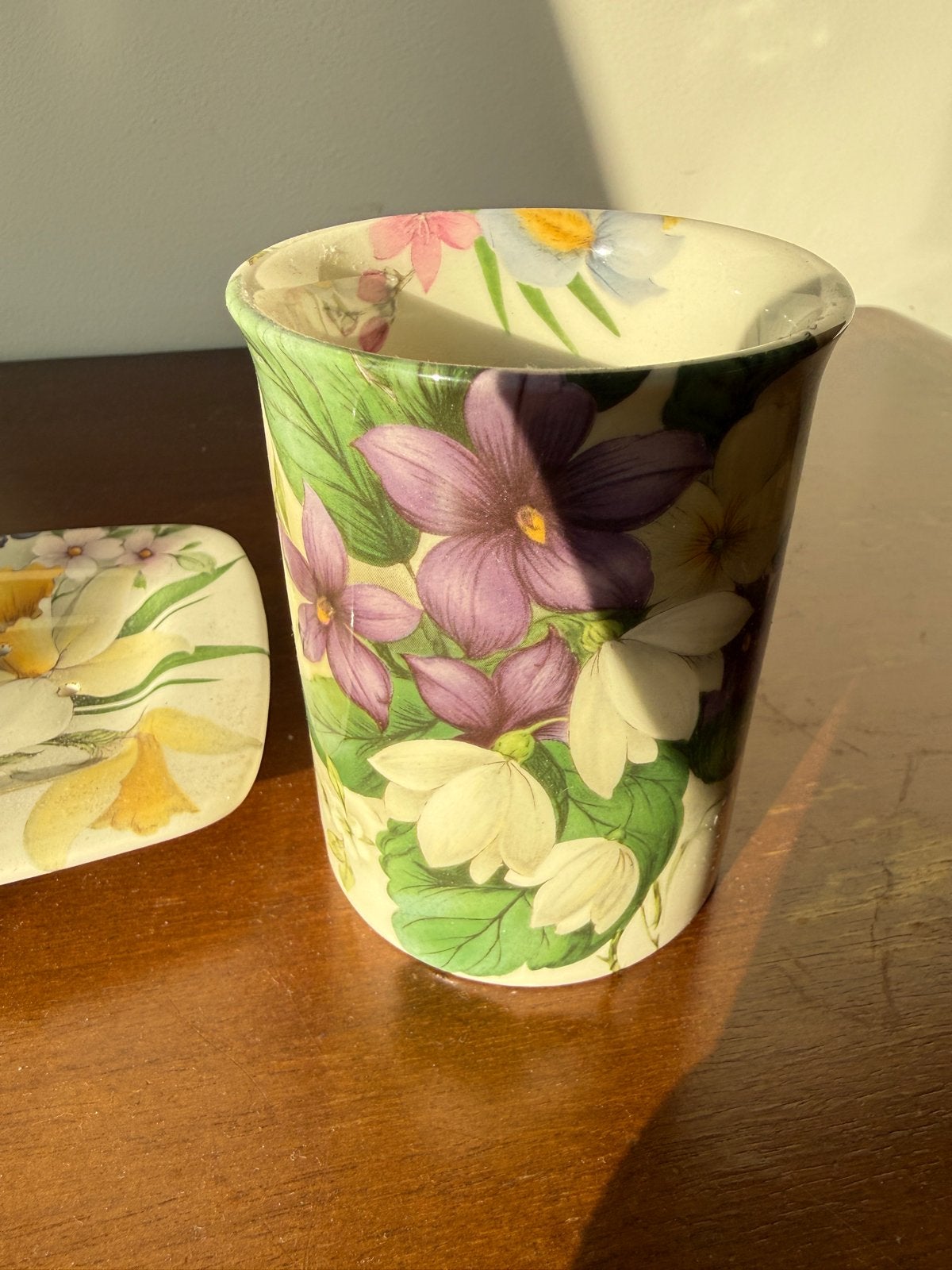Bloomers by Wayman Ceramics set: doos, zeepbakje, beker, Antiek en Kunst, Ophalen