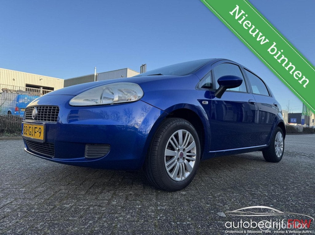 Fiat Grande Punto 1.4/5DEURS/ELEKTR.RAMEN/AIRCO/TREKHAAK/, Auto's, Fiat, Voorwielaandrijving, 4 cilinders, Grande Punto, Origineel Nederlands