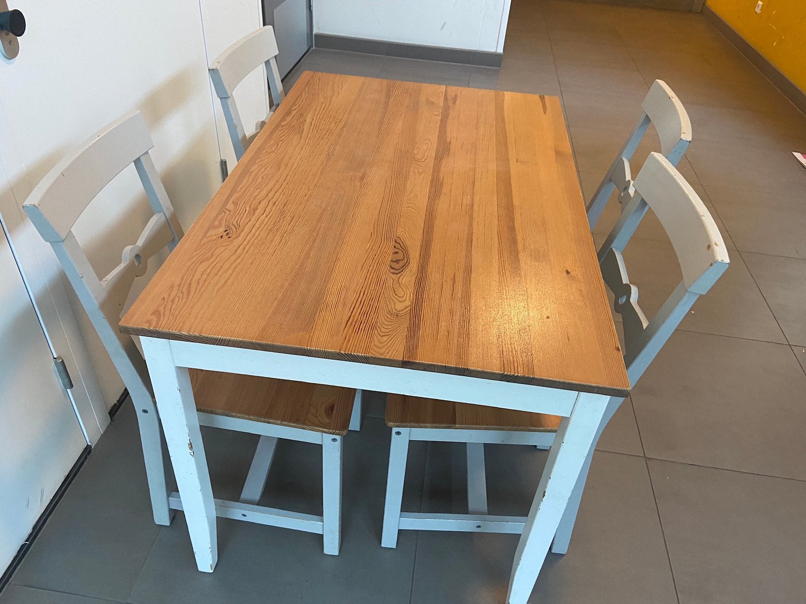 Mooie landelijke eettafel met 4 stoelen keukentafel, Antiek en Kunst, Ophalen of Verzenden