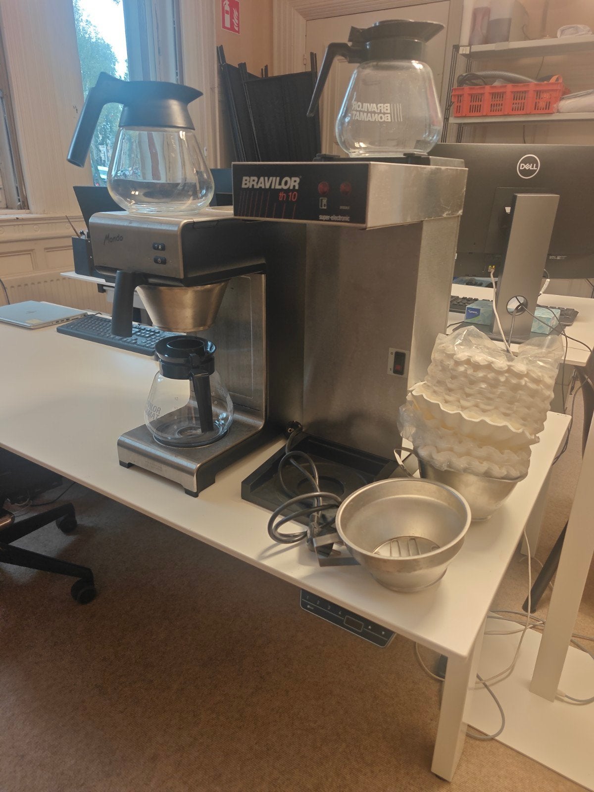 Bravilor Mondo en Bravilor TH10 Koffiemachines, Witgoed en Apparatuur, Ophalen, Gebruikt, 10 kopjes of meer, Koffiemachine