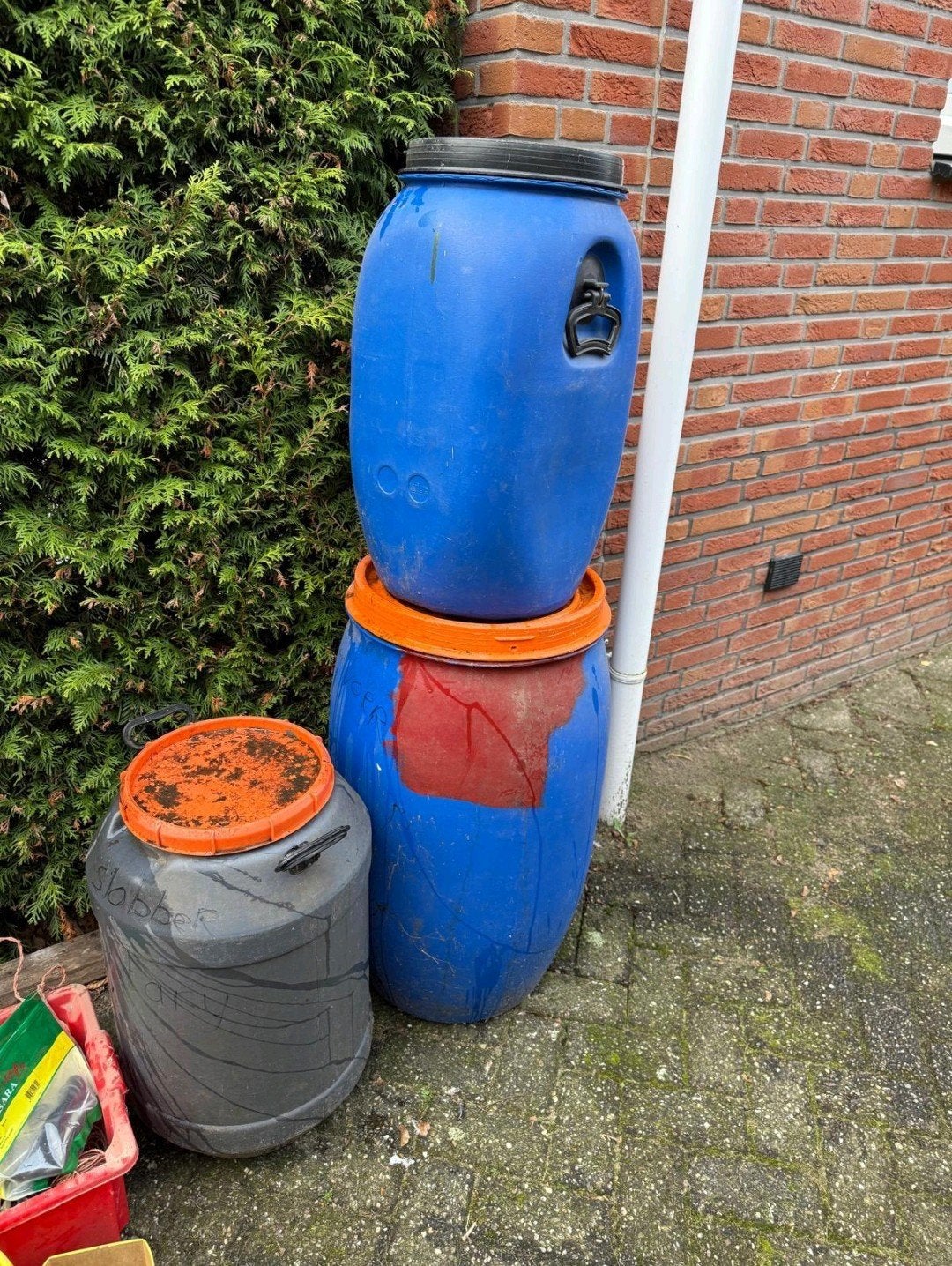 Regentonnen / voertonnen / tonnen, 150 liter of meer, Ophalen of Verzenden, Zo goed als nieuw, Kunststof