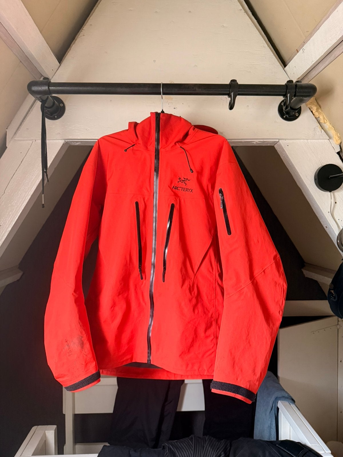 Arc'teryx Alpha SV Gore-Tex Pro Jacket Rood Maat XL, Kleding | Heren, Jassen | Winter, Gedragen, Maat 56/58 (XL), Rood, Ophalen of Verzenden