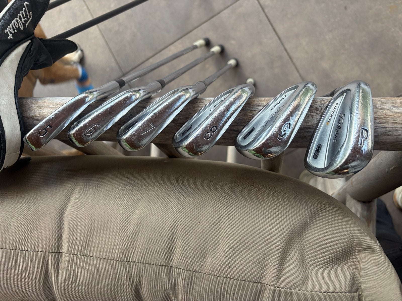 Foto 6 van Titleist Golfset LINKSHANDIG 5-P met tas.