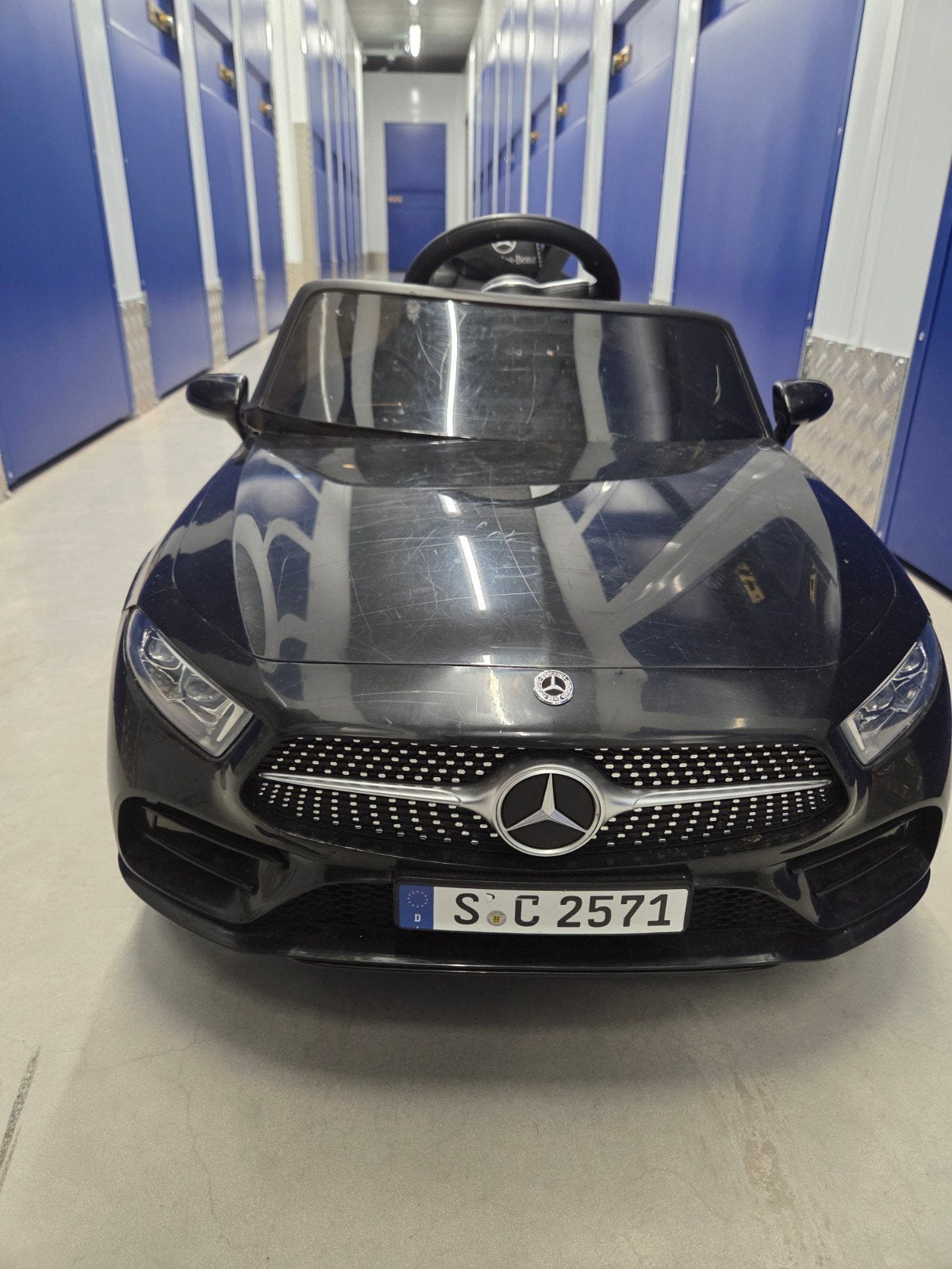 Mercedes-Benz elektrische kinderauto met afstandsbediening, Kinderen en Baby's, Speelgoed | Speelgoedvoertuigen, Ophalen, Zo goed als nieuw
