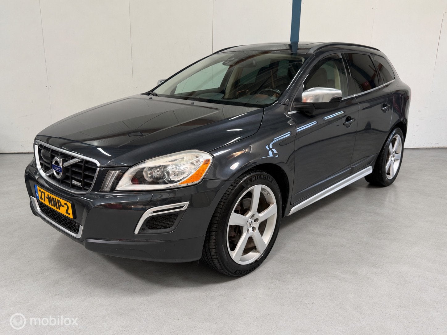 Volvo XC60 3.0 T6 AWD R-Design NL-AUTO / PANO / ACC, Auto's, Automaat, Euro 5, Gebruikt, 2953 cc