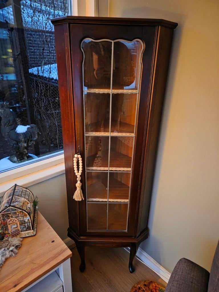 Oude Queen Anne style barok hoek vitrine, Huis en Inrichting, Kasten | Vitrinekasten, Ophalen