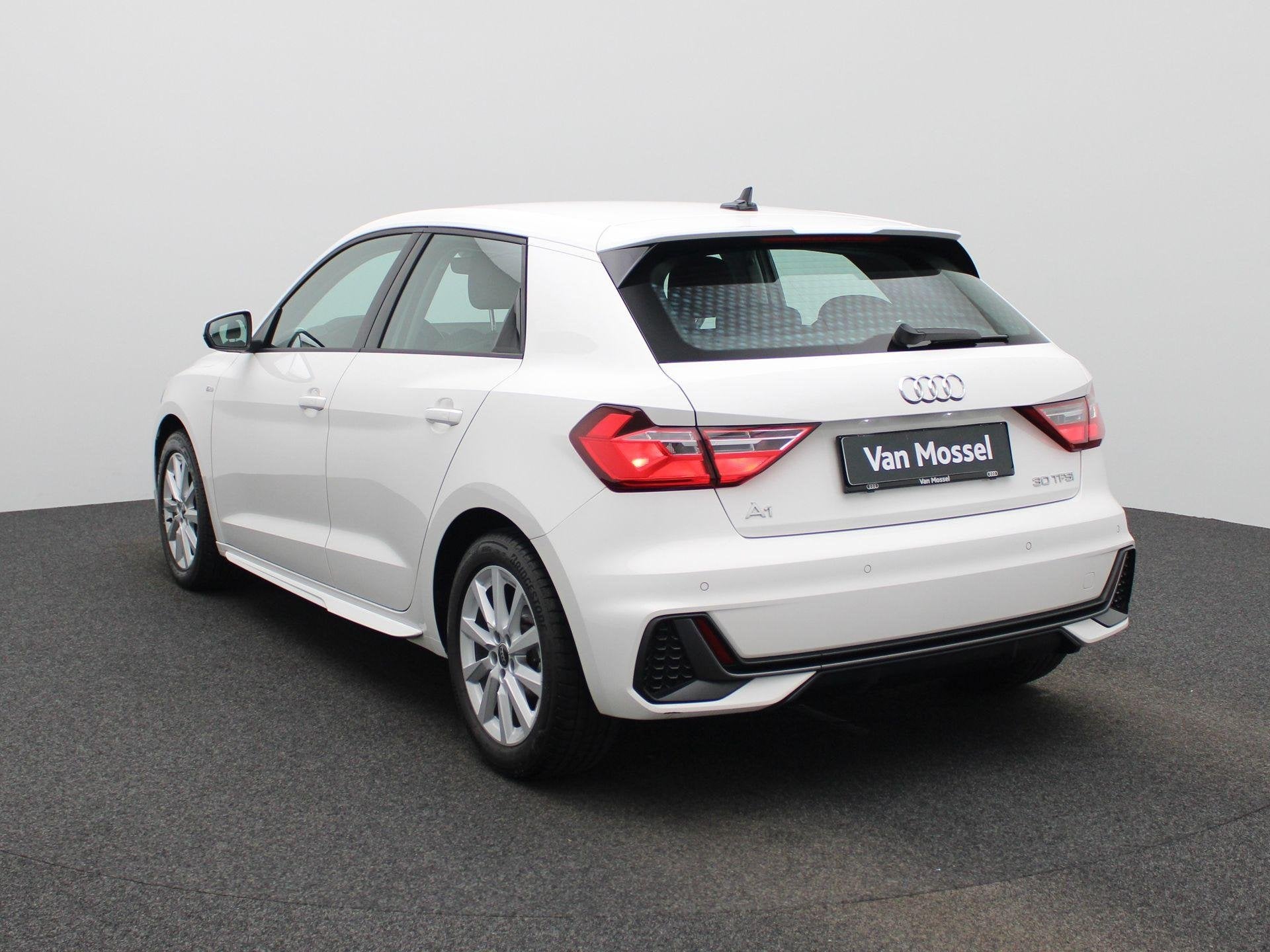 Audi A1 30 TFSI Sportback 110 PK | S-line | Apple Carplay |, Auto's, Audi, 12 maanden, Stof, Zwart, Wit