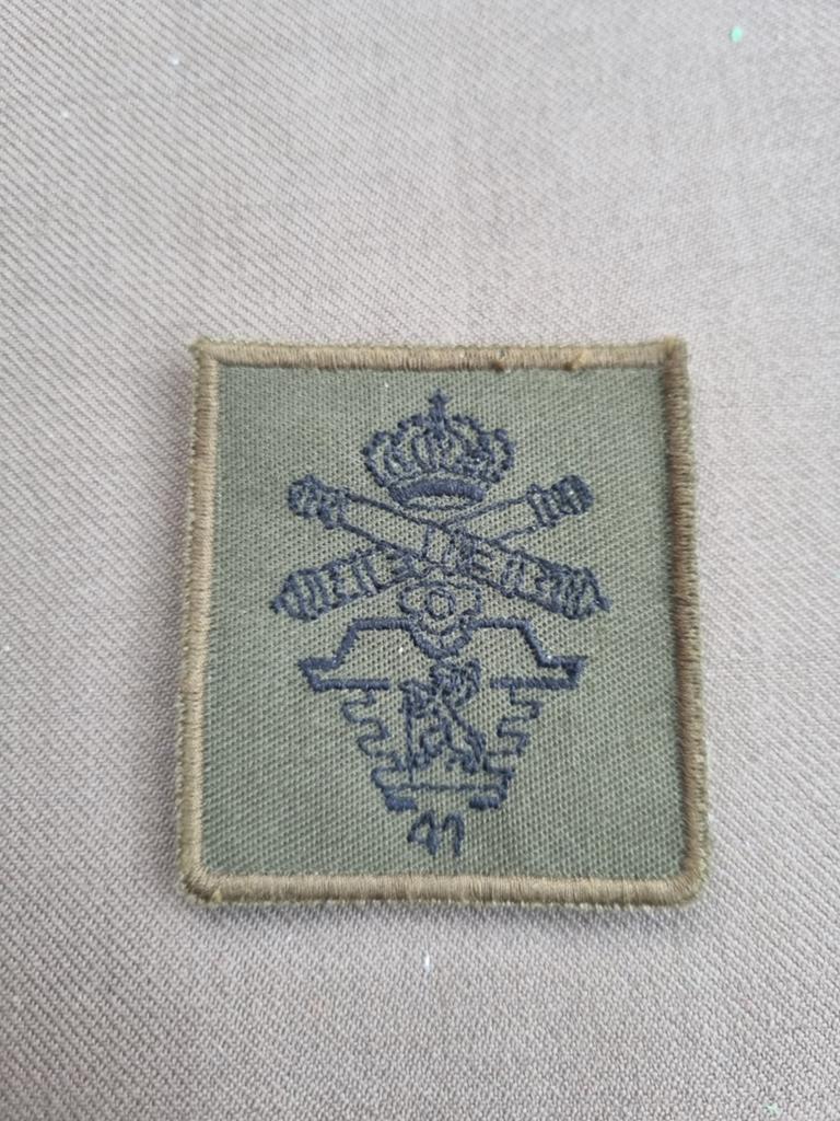 Borstpatch 41 afdeling Veldartillerie Seedorf, Ophalen of Verzenden, Landmacht, Nederland, Embleem of Badge