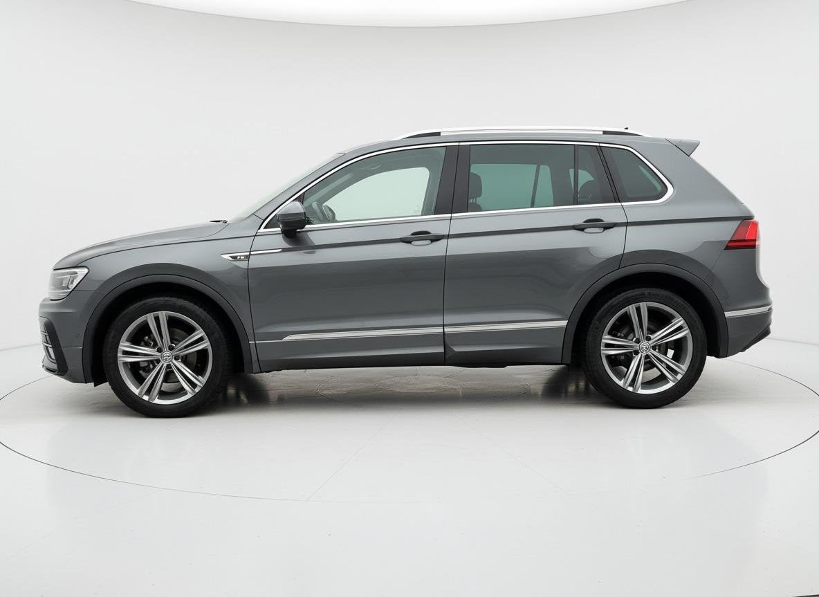 Volkswagen Tiguan 1.5 TSI R-LINE ADAPTIVE CRUISE DIGIDASH NA, Voorwielaandrijving, Stof, 4 cilinders, Origineel Nederlands