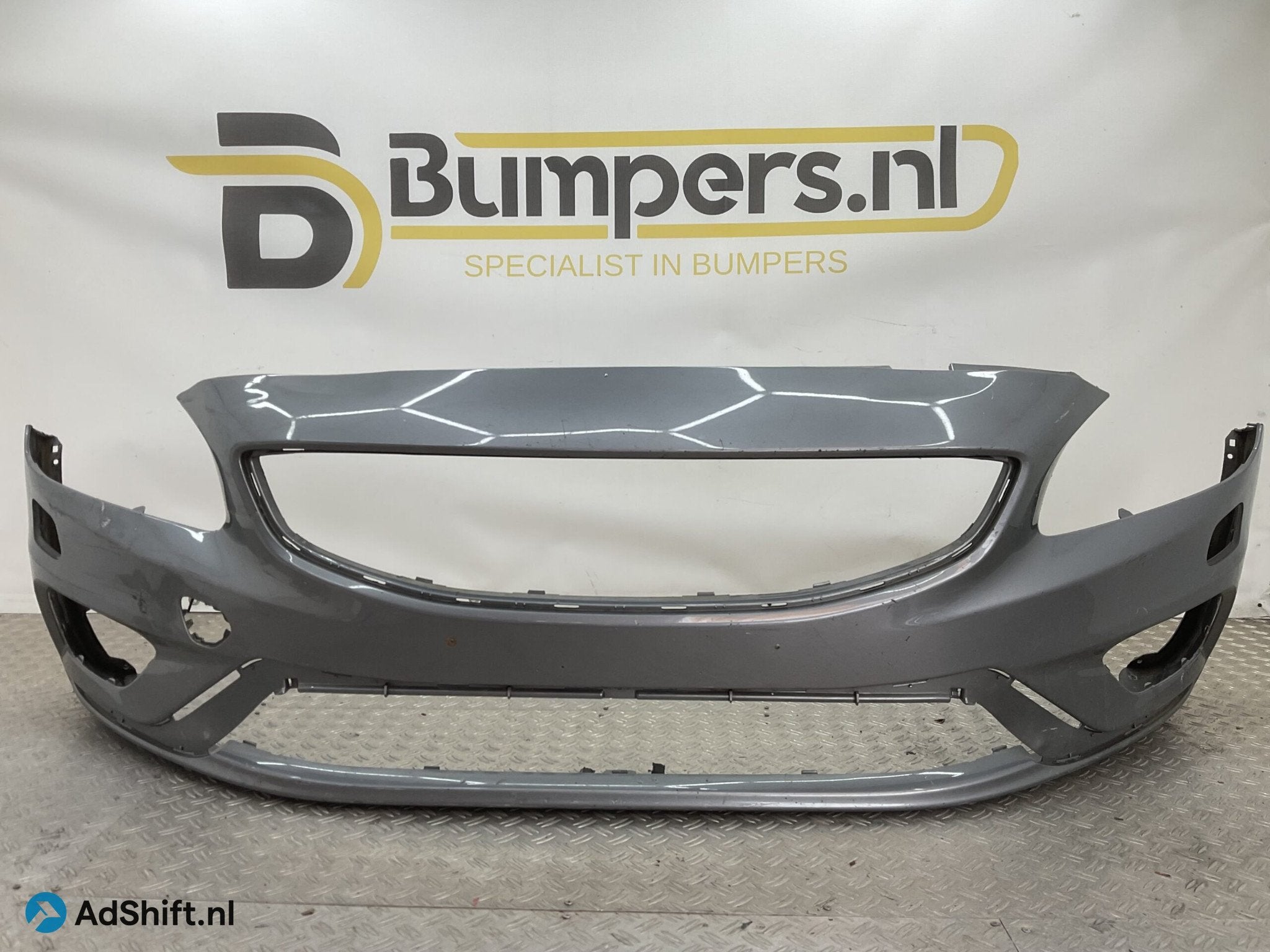 BUMPER Volvo V60 S60 2018-2022 31383136 VOORBUMPER E4-19410, Bumper
