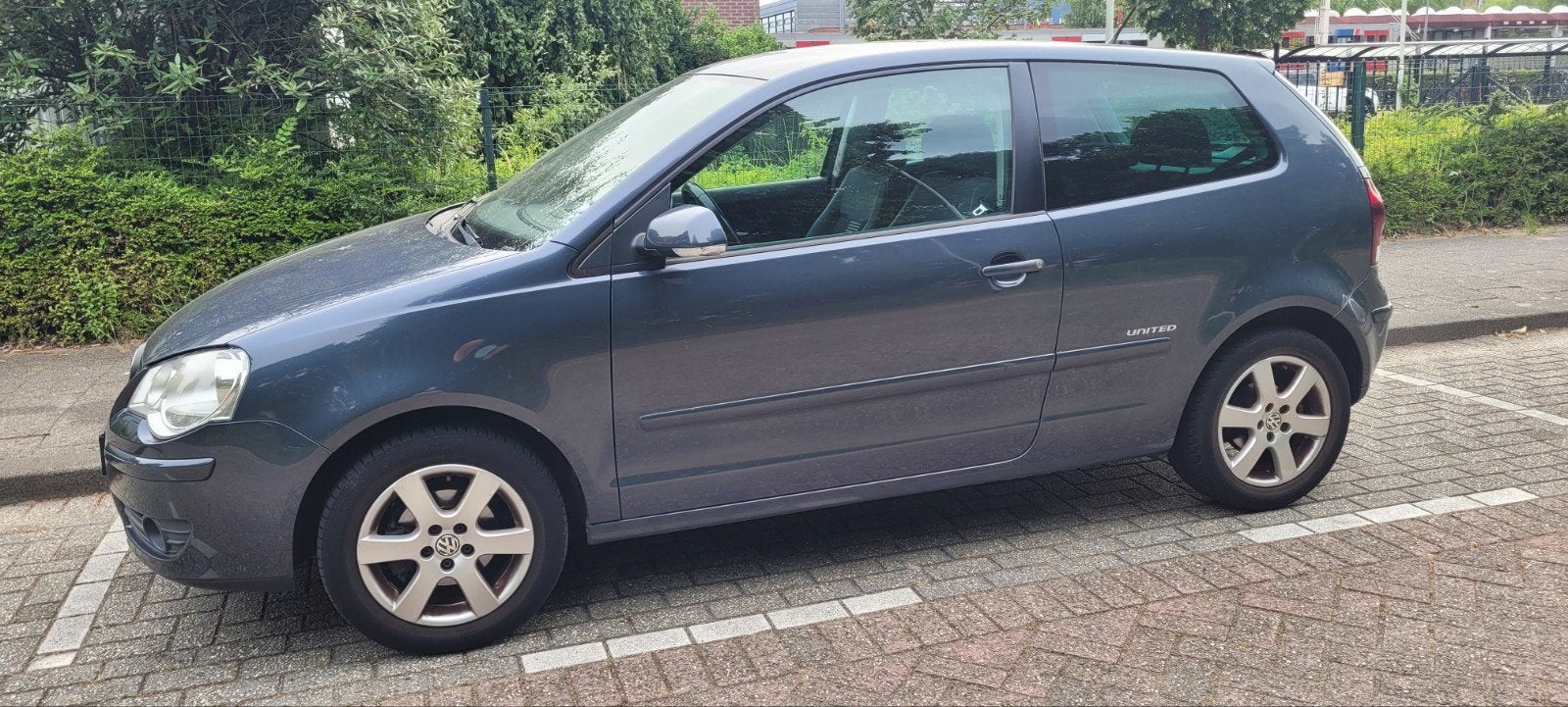 Volkswagen Polo 1.4 16V 59KW 2008 Grijs, APK mei 2027, Auto's, Voorwielaandrijving, Stof, 40 €/maand, 4 cilinders