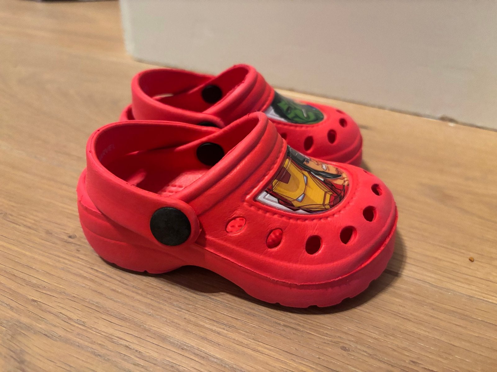 Rode Marvel Avengers Sandalen - Maat 22, Verzenden, Gebruikt, Jongen, Schoenen
