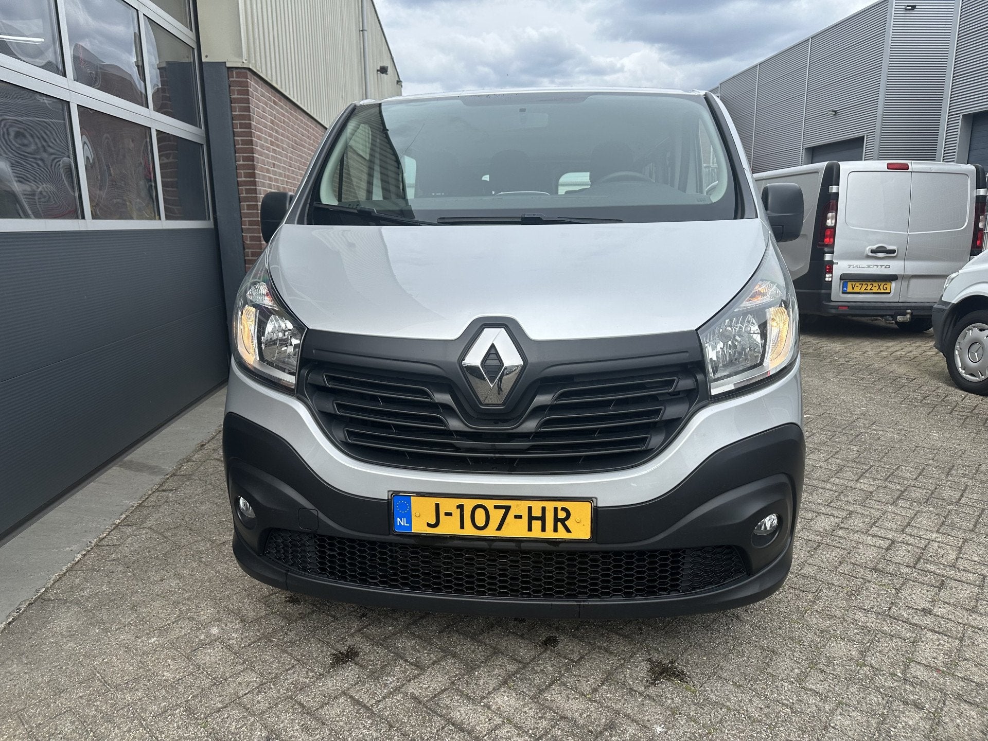 Renault Trafic Passenger 1.6 dCi L2 9 persoons 21.950 incl.B, Voorwielaandrijving, Stof, Gebruikt, 2000 kg